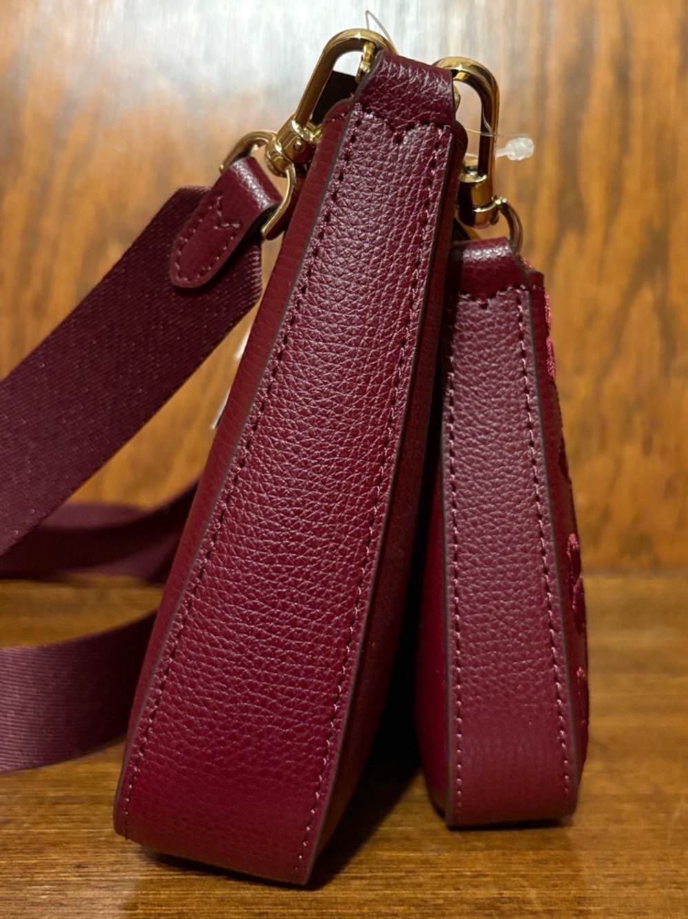 NWT-Kate Spade-Duet Small Crossbody-Spade Flower ♠️ Embroidered-Dark Merlot-$379 - Picture 6 of 14